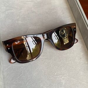 Ray-Ban Sunglasses Mega Wayfarer in polished Havana tortoise shell color